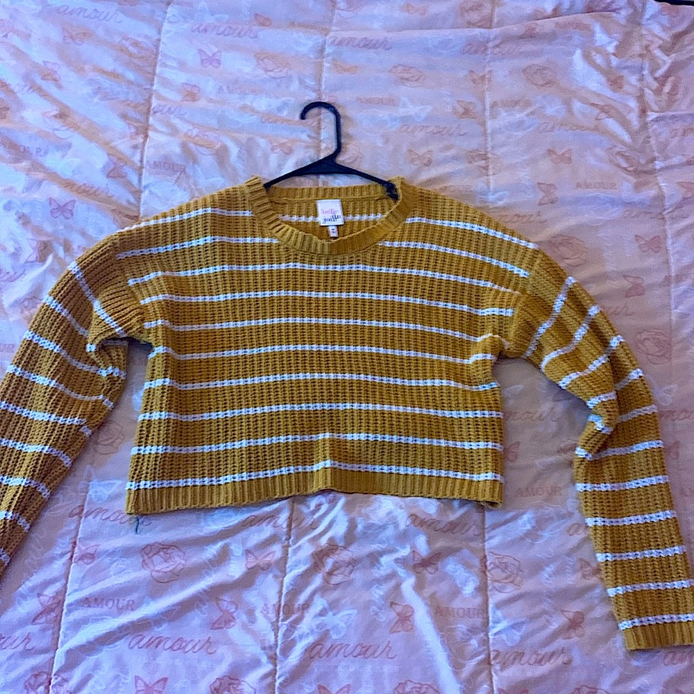 Yellow sweater cream striped cropped a little